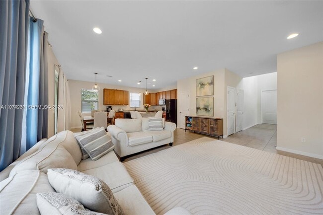 Building Photo - 932 Banyan Dr