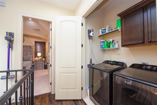 Building Photo - 1141 W 23rd St