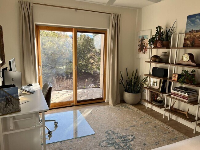 Building Photo - 772 Viento Cir