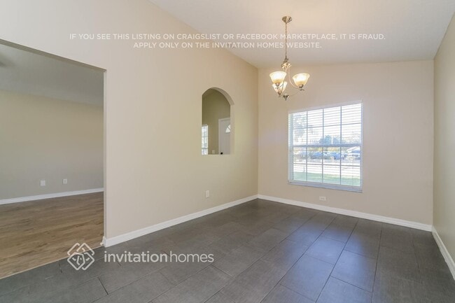 Building Photo - 215 1st St