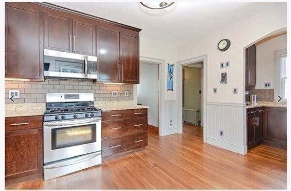 Building Photo - 36 Alleyne St