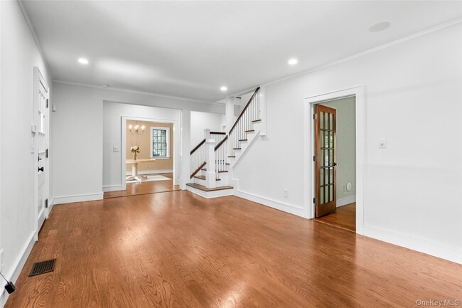 Building Photo - 6 Summit Ave