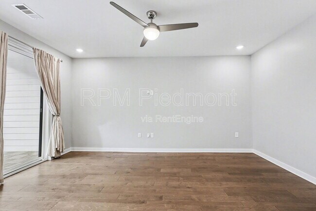 Building Photo - 383 Pratt Dr SE