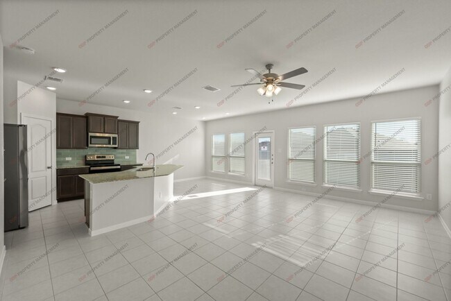 Building Photo - 725 Gingham Trl