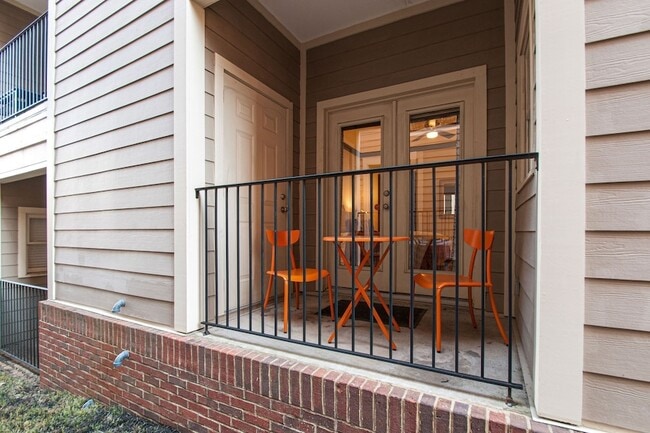 Building Photo - 2110 Acklen Ave