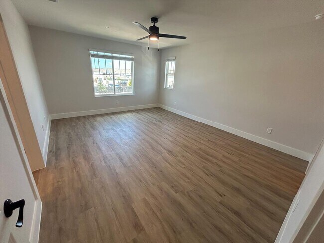 Building Photo - 7600 Strong Bow Ct