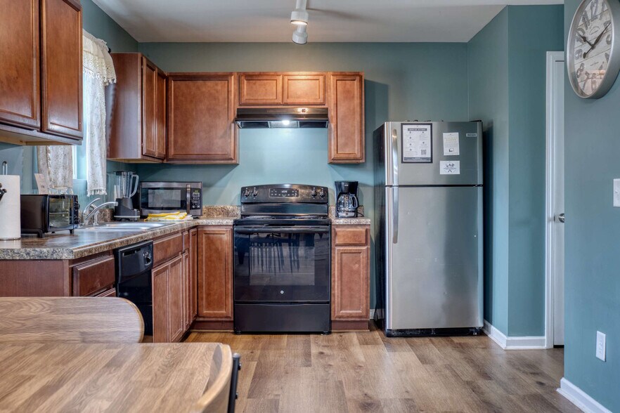 Building Photo - 765 Compass Trl