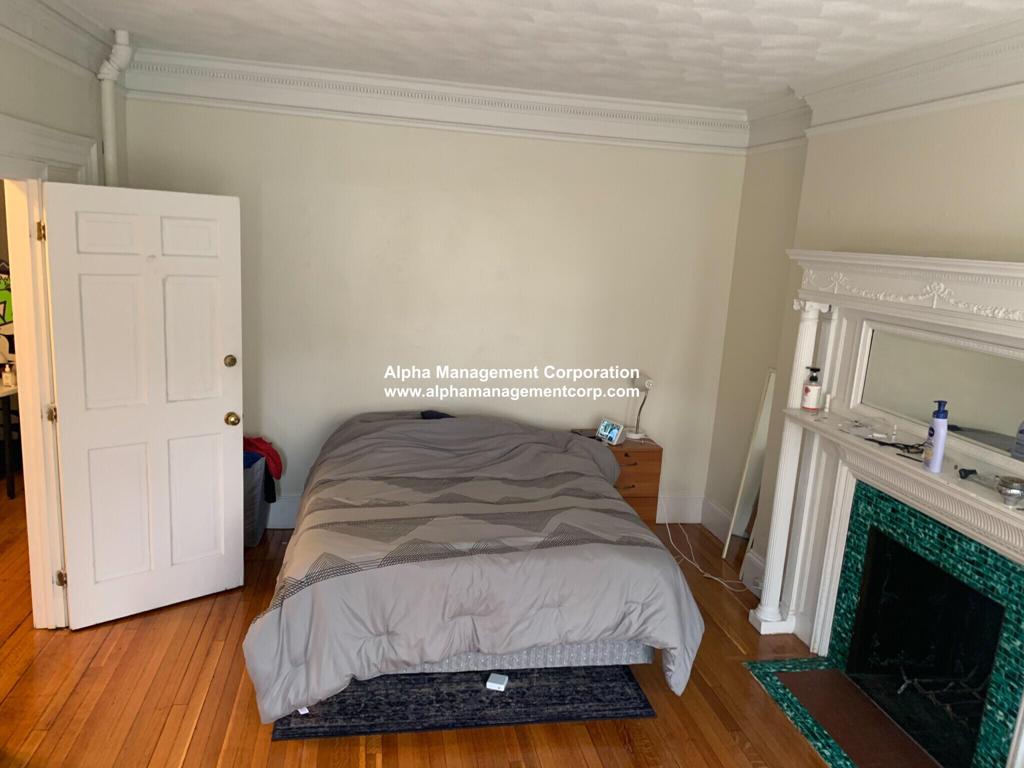 Building Photo - 533 Newbury St