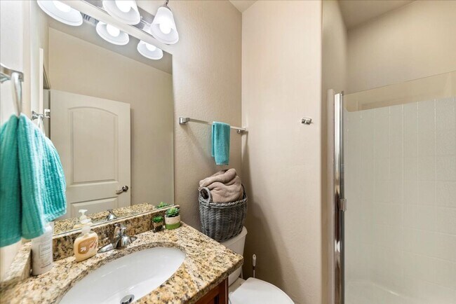 Building Photo - Railroad Springs Townhome for Rent!