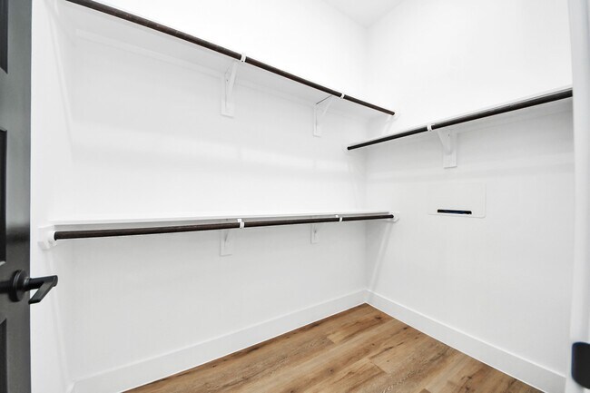 Building Photo - 3308 Hardy St