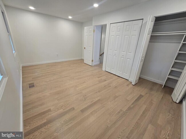 Building Photo - 8760 Stoneridge Dr