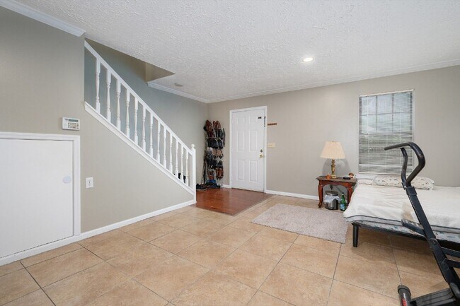 Building Photo - 101 Coventry Woods Dr