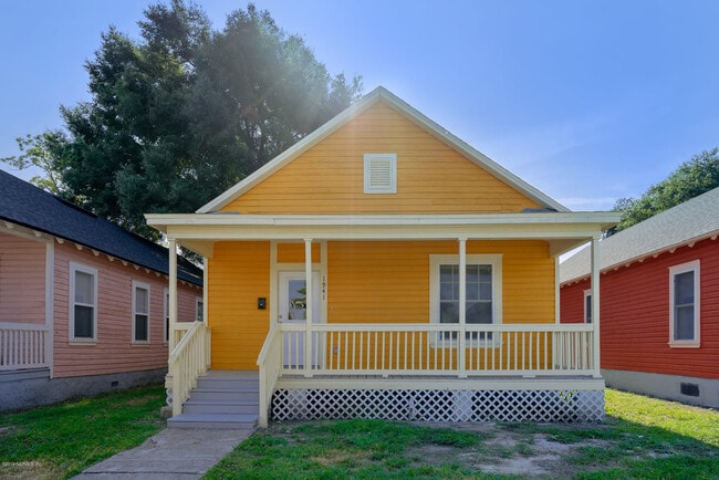 Primary Photo - 1941 Redell St