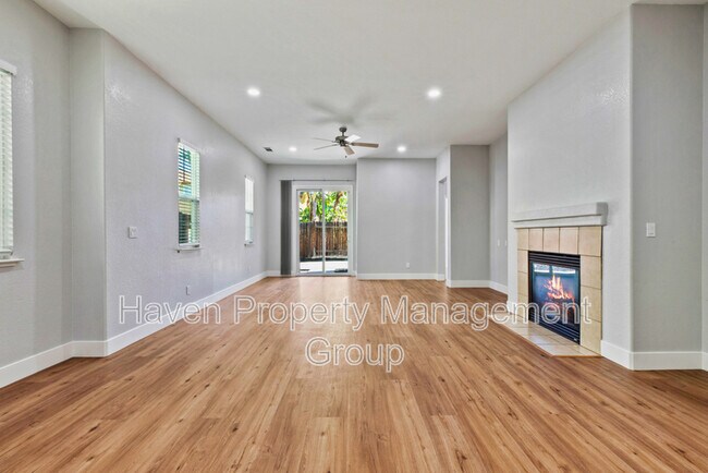 Building Photo - 1659 Whispering Wind Dr