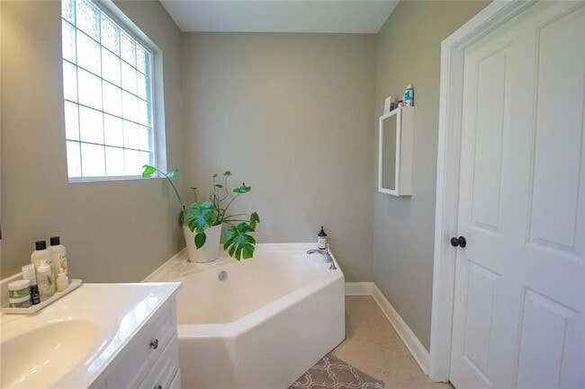 Building Photo - 11 Serenity Ct