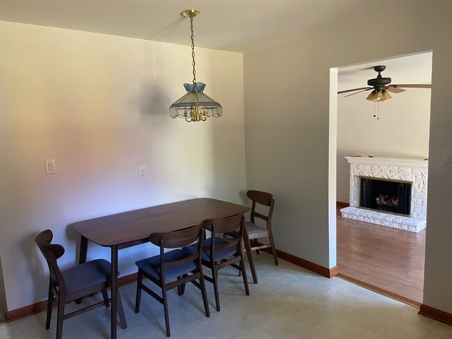 Building Photo - 253 Holly Ave