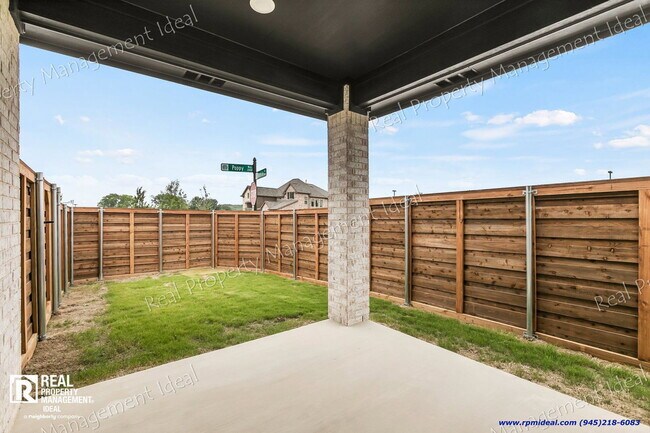 Building Photo - 2000 Plum Pk