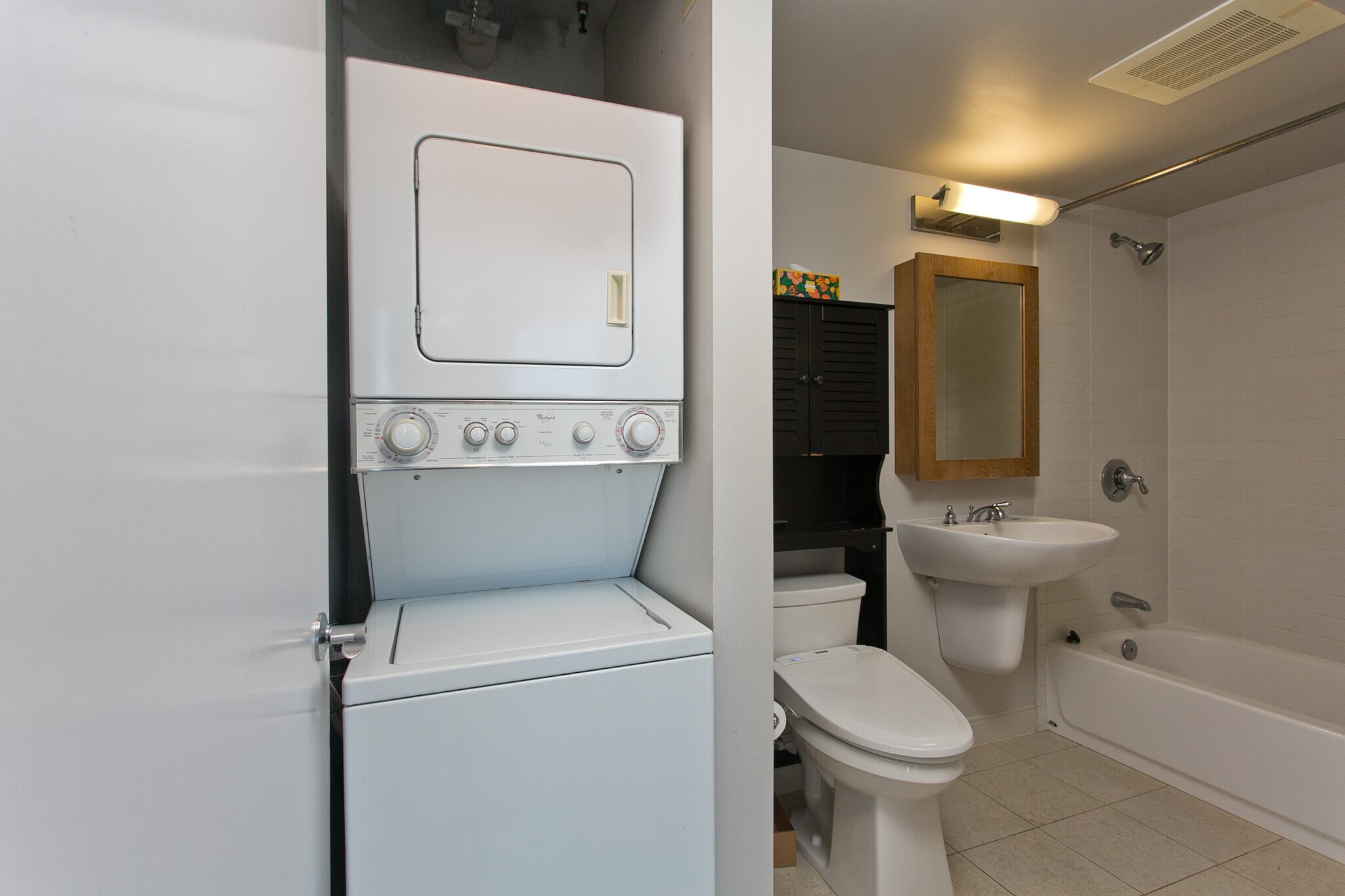 In-Unit Washer/Dryer - 1009 Kapiolani Blvd