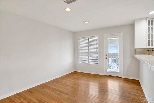 Building Photo - 13414 Valerie Dr