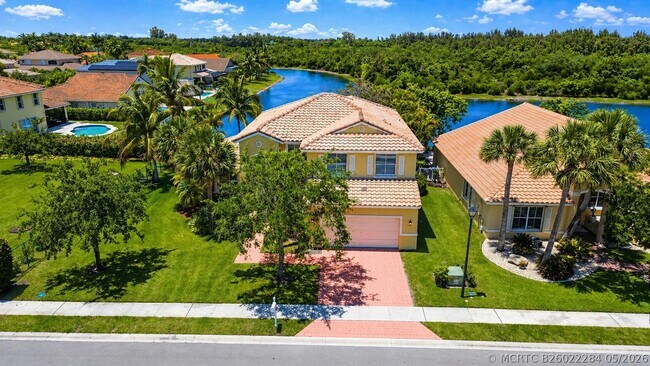 Building Photo - 740 SW 191st Ave