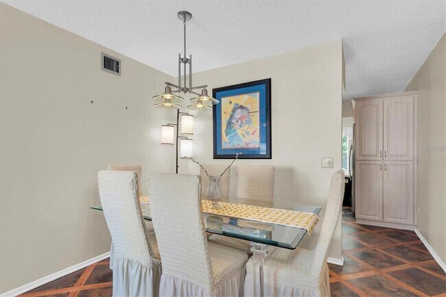 Building Photo - 2469 Franciscan Dr