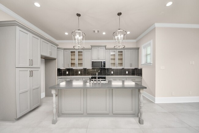 Building Photo - 6320 Milwee St