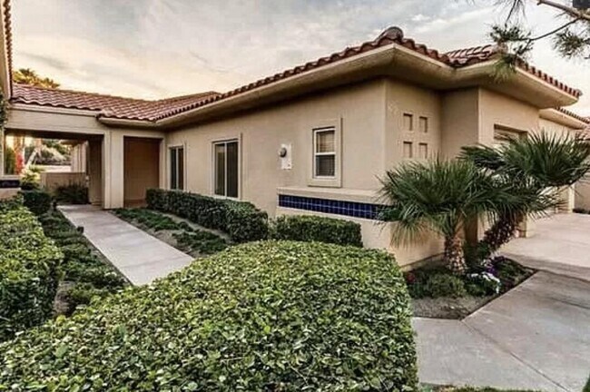Building Photo - 129 Kavenish Dr
