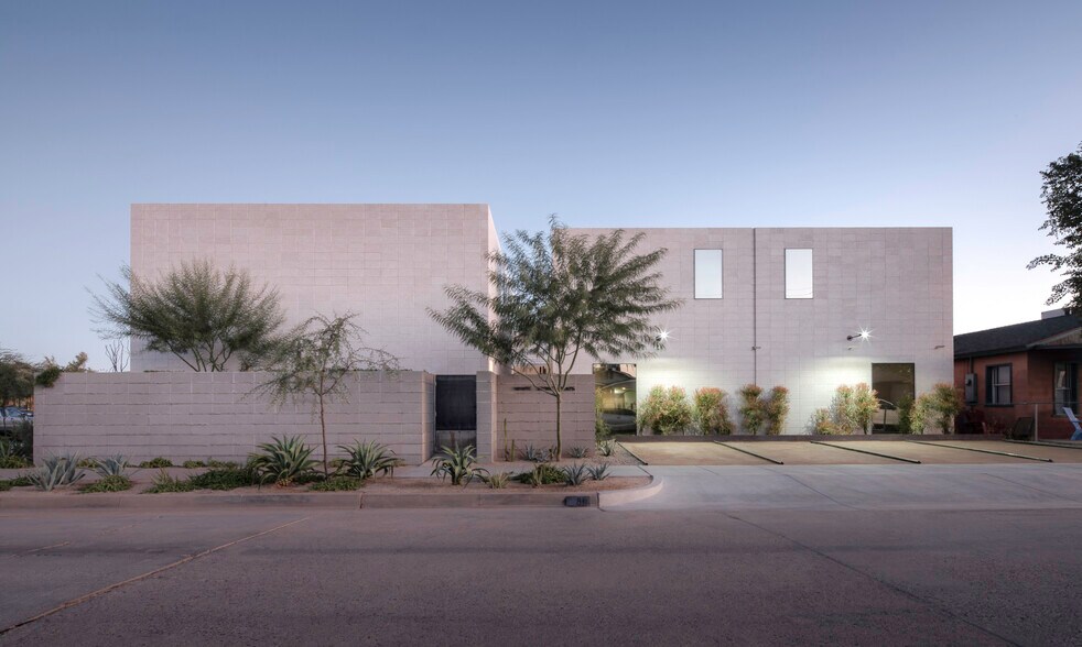 Building Photo - 818 W McKinley St