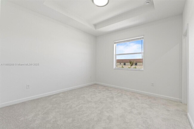 Building Photo - 2656 SE 28th St