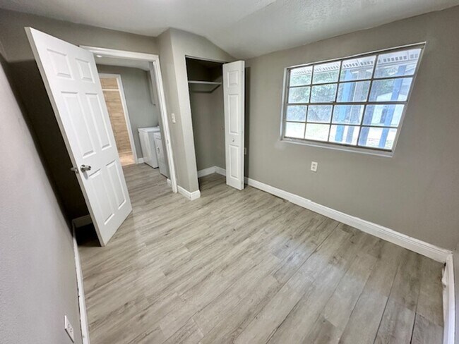 Building Photo - 7803 Rose Ave