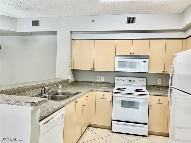 Building Photo - 1200 Reserve Way