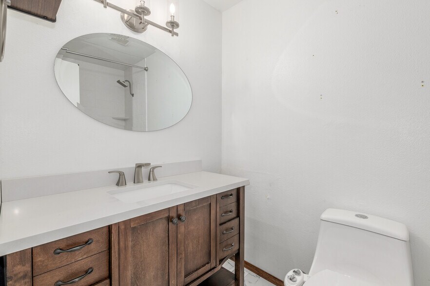 Building Photo - 1549 S Evanston St