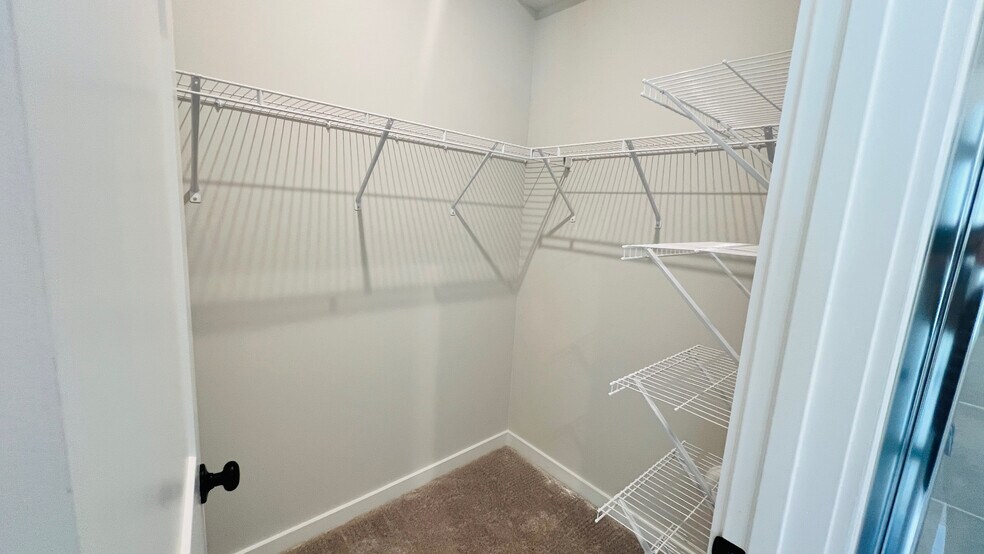 Building Photo - Room in Townhome on Munsing Dr