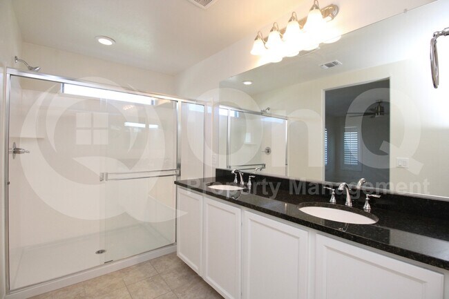 Building Photo - 1647 S 83rd Pl