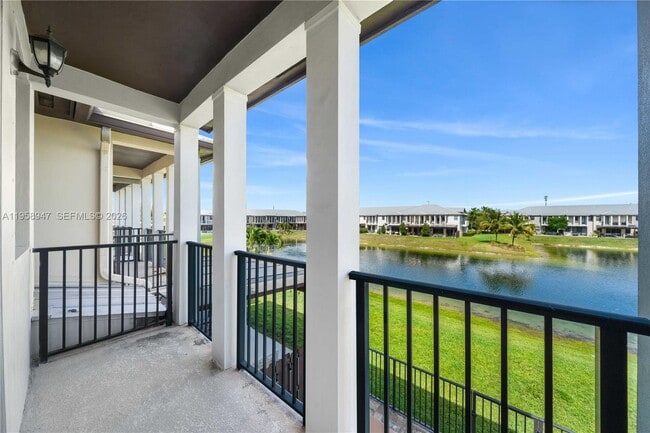 Building Photo - 6005 NW 104th Path