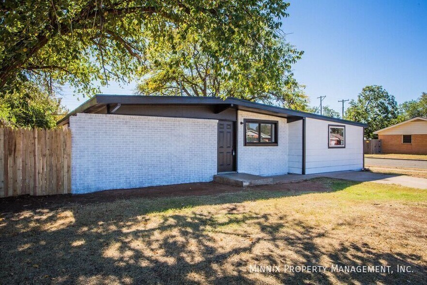 Building Photo - 2725 63rd St