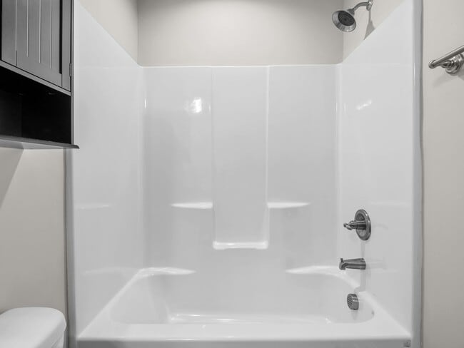 Building Photo - Charming two bedroom two and a half bathroom ready for you to call home!