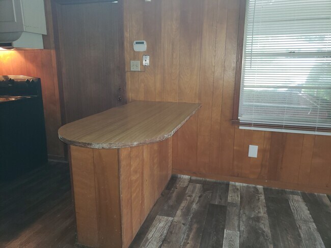 Building Photo - 3132 Charleston Dr