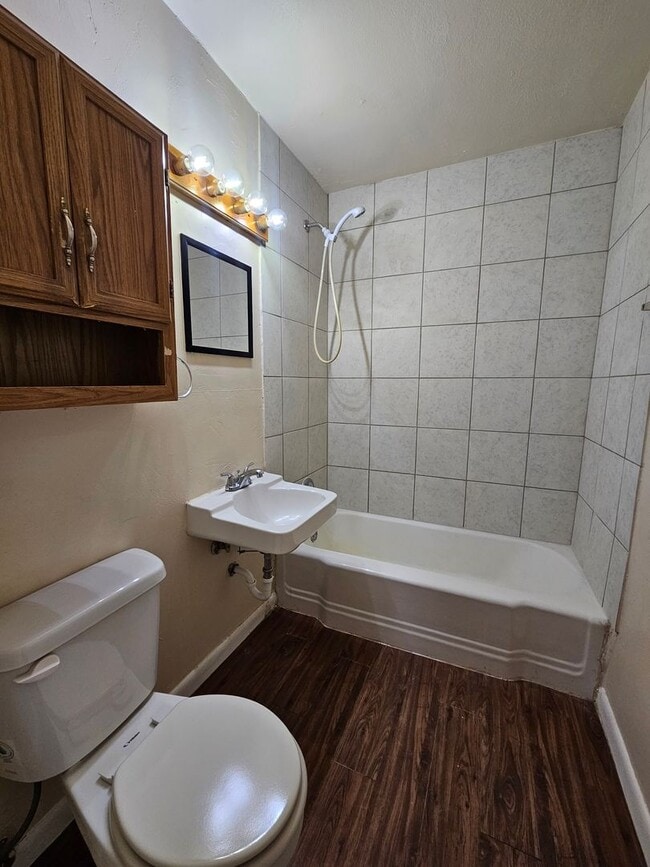 Building Photo - (3) Bed in Core Norman! Pet Negotiable! Av...