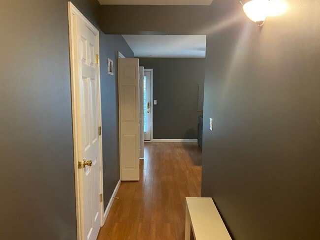 Building Photo - MOVE-IN READY!