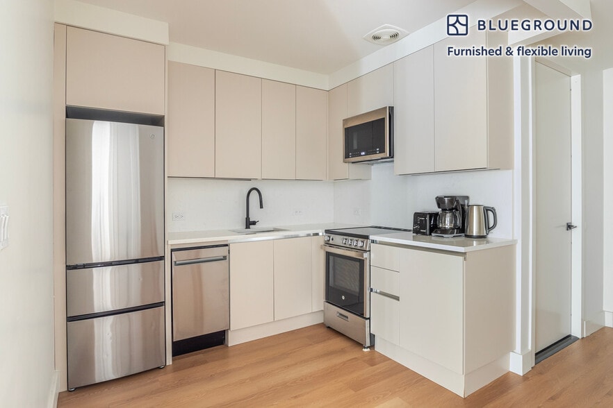 Building Photo - 130 Hope St