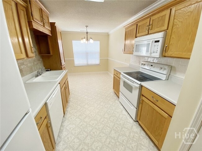 Building Photo - 197 Lewis Dr