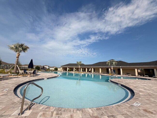 Building Photo - MOVE-IN SPECIAL 2 WEEKS FREE RENT!! NO APPLICATION FEES FOR APPROVED APPLICANTS**Beautiful Brand-...