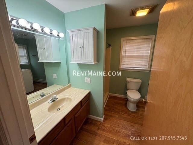 Building Photo - 841 Eastern Ave