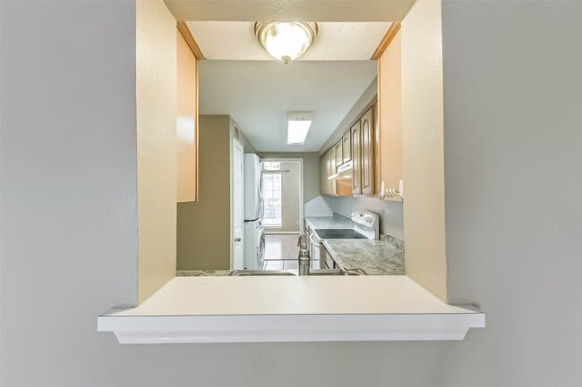 Building Photo - 11525 Burdine St