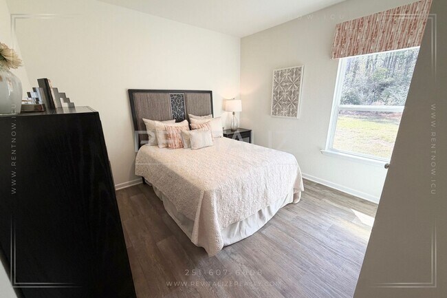 Building Photo - COMING SOON Newly Built 4 Bed 2 Bath Craftsman Home in Spanish Fort with Deck