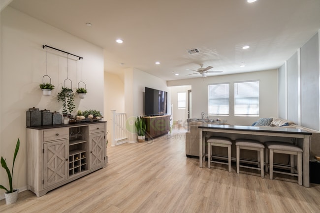 Building Photo - Stunning Verano at Skyline |Gated Community |HOA, Pool, Playground