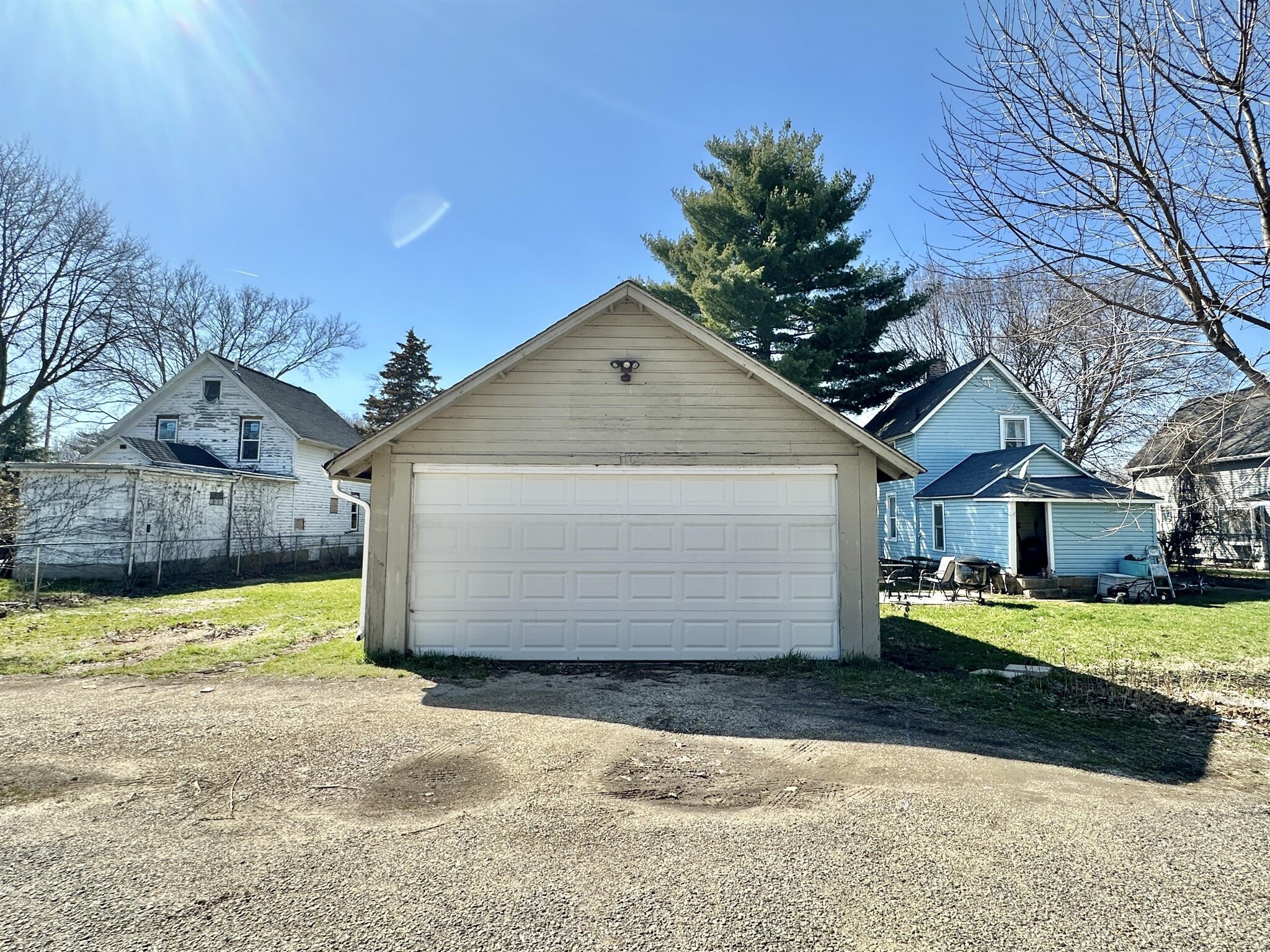 Building Photo - 1023 Hackett St