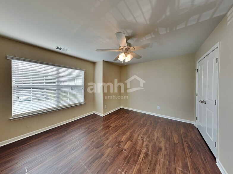 Building Photo - 371 Pulaski Dr SW