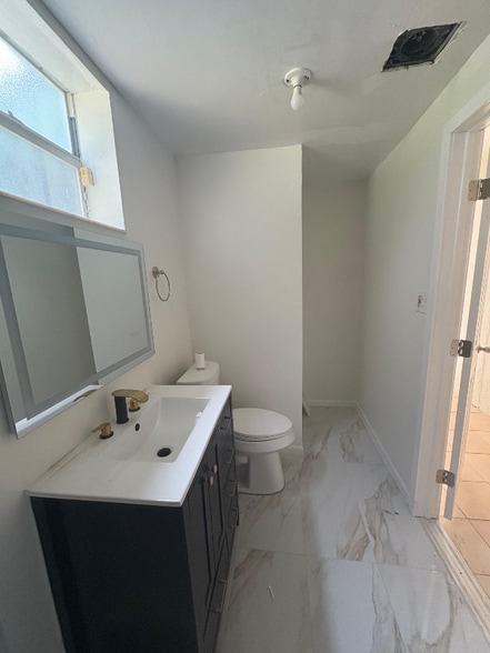 Building Photo - 1631 NW 114th St